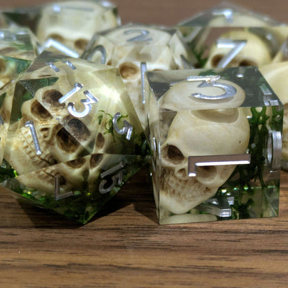 Mossy Skulls Sharp Edge Dice